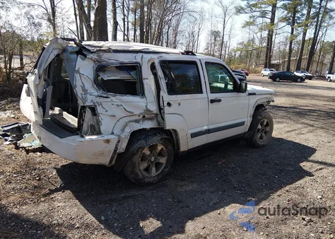 2008 Jeep Liberty Sport z USA, uszkodzony, nr VIN 1J8GN28K78W103113